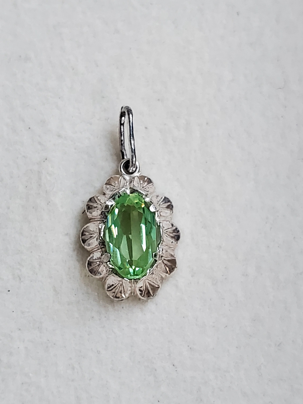 Sterling Silver Green Oval Crystal Pendant Necklace